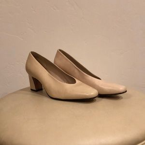 Vintage Leather Enzo Angiolini pumps.